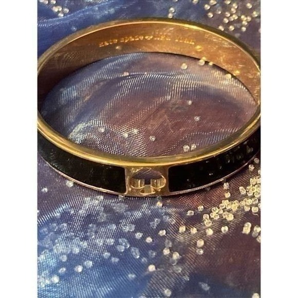 EUC Kate Spade Punched out Spade Black/Goldtone Hinged Bangle Bracelet size 6.75 - Picture 10 of 12